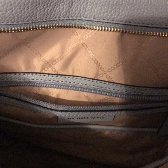 💙Michael Kors handbag💙 - Picture 4 of 7